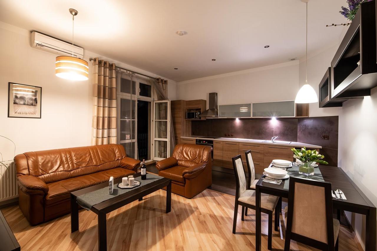 Cracow Rent Apartments - Spacious Apartments For 2-7 People In Quiet Area - Kolberga Street Nr 3 - 10 Min To Main Square By Foot Kraków Exteriör bild