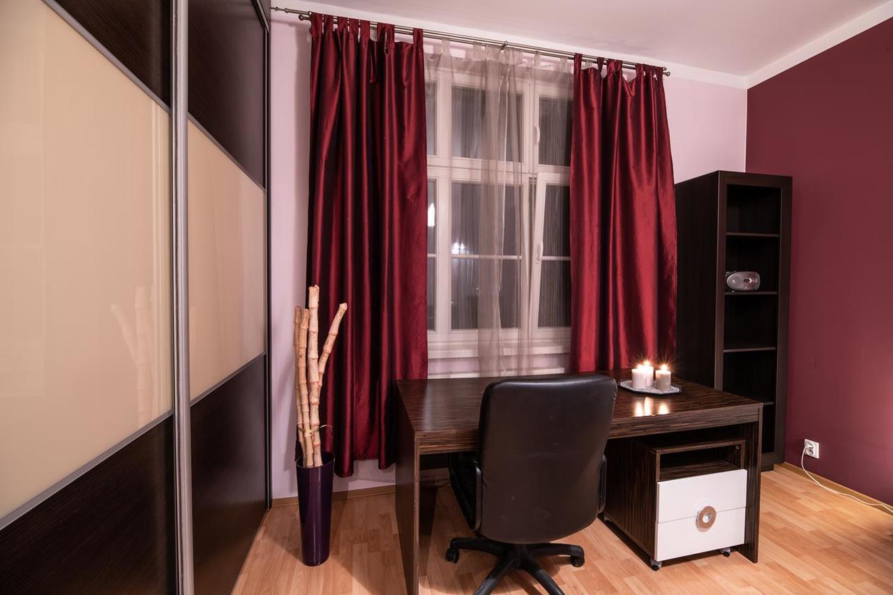 Cracow Rent Apartments - Spacious Apartments For 2-7 People In Quiet Area - Kolberga Street Nr 3 - 10 Min To Main Square By Foot Kraków Exteriör bild