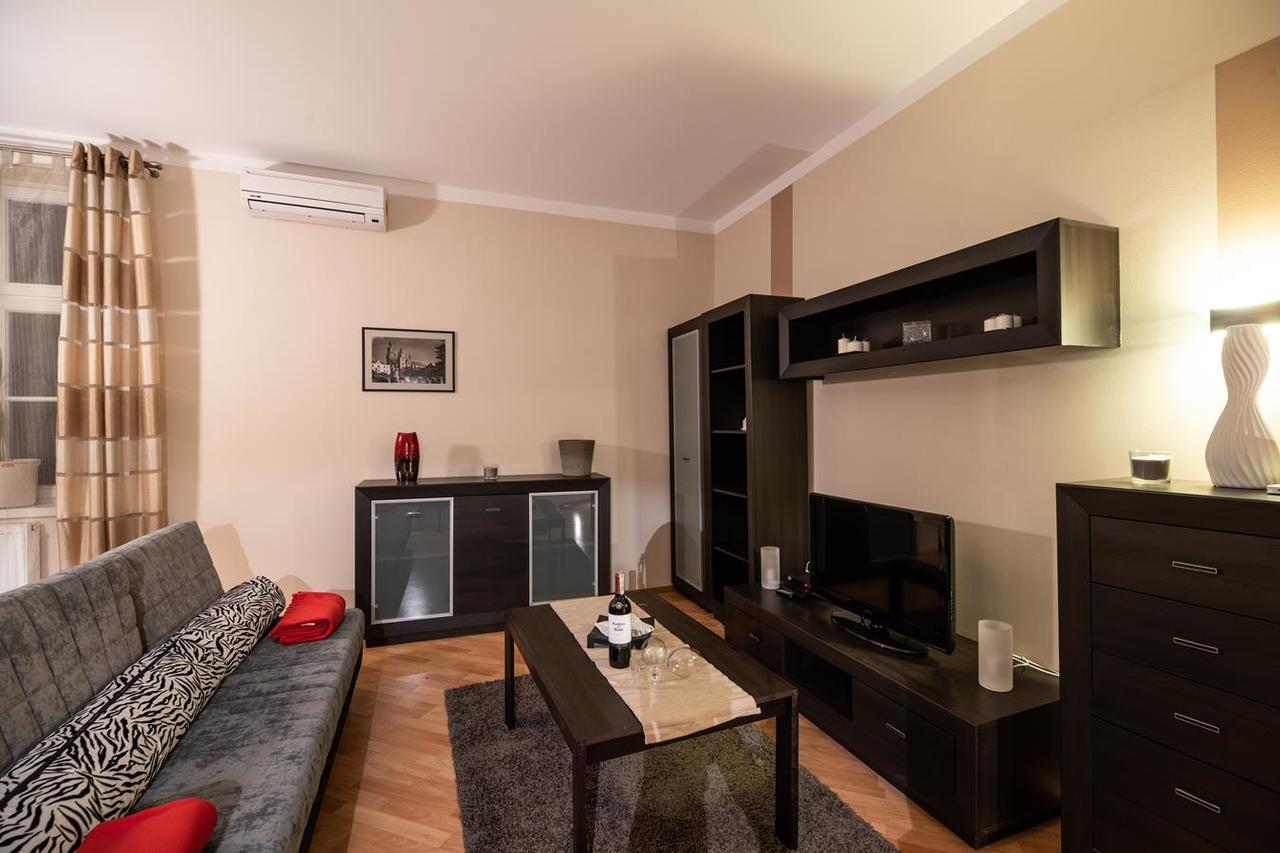Cracow Rent Apartments - Spacious Apartments For 2-7 People In Quiet Area - Kolberga Street Nr 3 - 10 Min To Main Square By Foot Kraków Exteriör bild