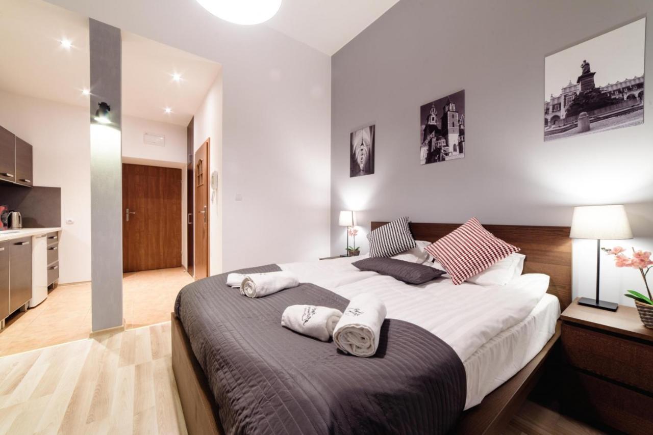 Cracow Rent Apartments - Spacious Apartments For 2-7 People In Quiet Area - Kolberga Street Nr 3 - 10 Min To Main Square By Foot Kraków Exteriör bild