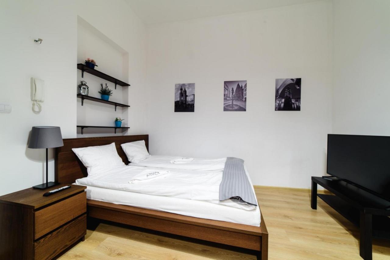Cracow Rent Apartments - Spacious Apartments For 2-7 People In Quiet Area - Kolberga Street Nr 3 - 10 Min To Main Square By Foot Kraków Exteriör bild