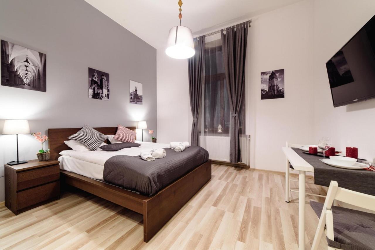 Cracow Rent Apartments - Spacious Apartments For 2-7 People In Quiet Area - Kolberga Street Nr 3 - 10 Min To Main Square By Foot Kraków Exteriör bild